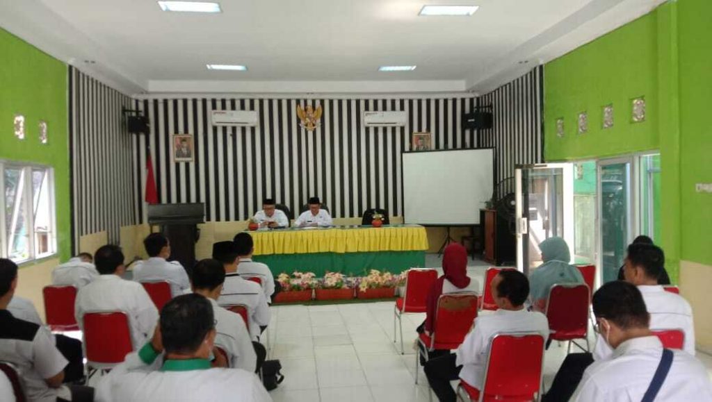 Operator MTsN 2 OI Mengikuti Pembinaan di Kantor Kemenag OI